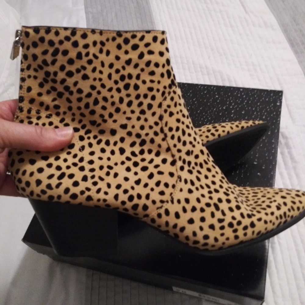Cheetah Ankle Boot - Picture 2 of 4